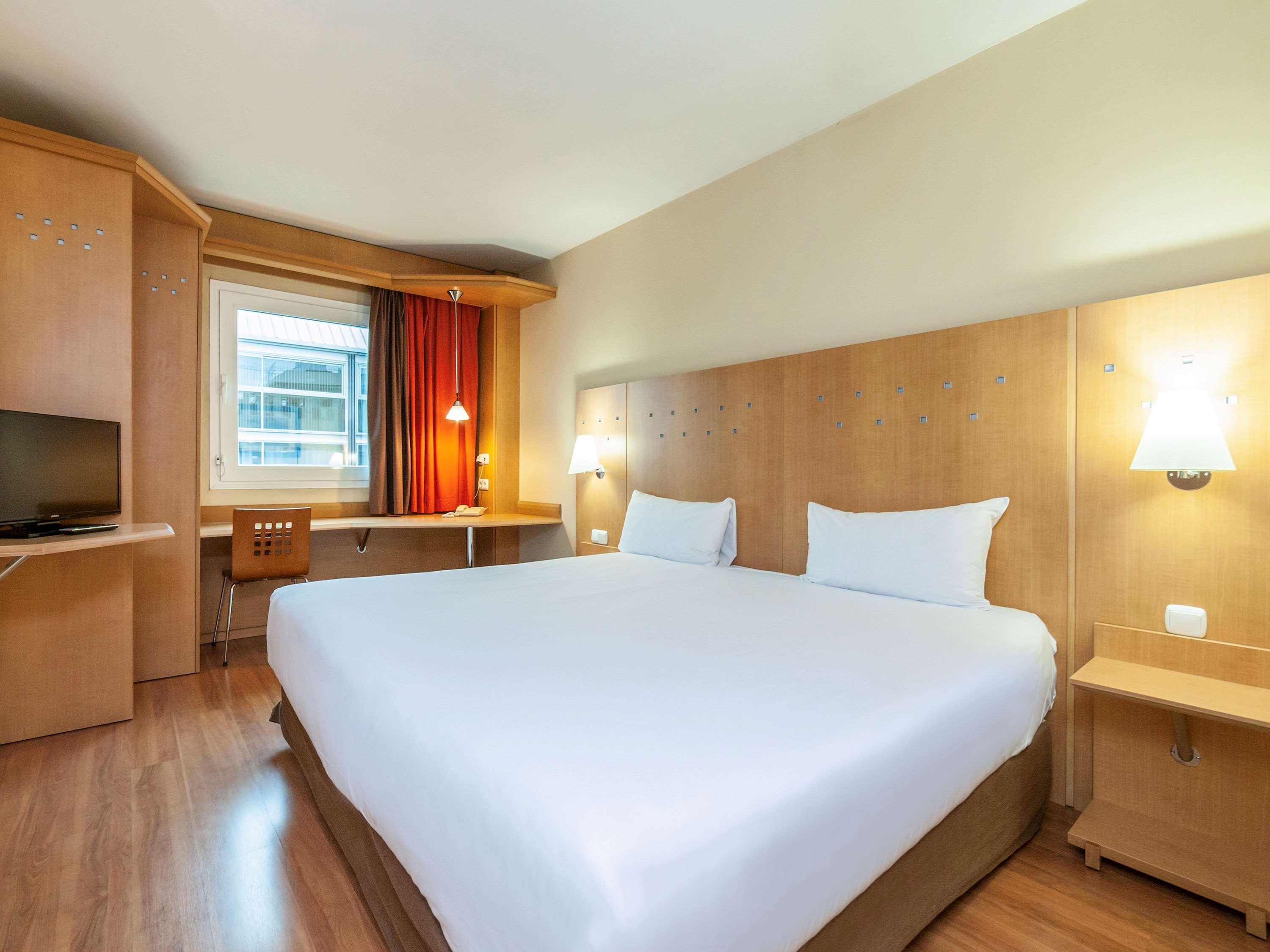 Ibis Alcala De Henares La Garena Hotel Екстериор снимка