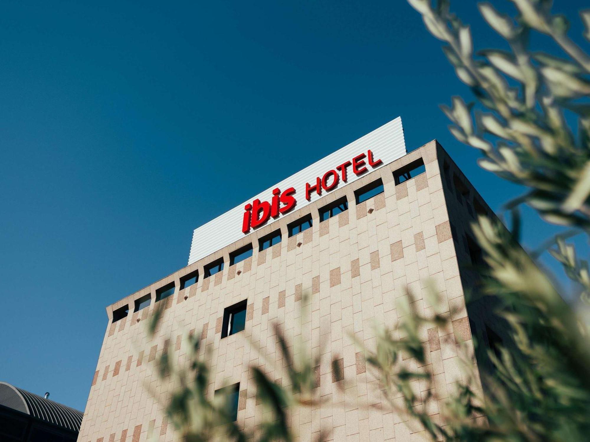 Ibis Alcala De Henares La Garena Hotel Екстериор снимка