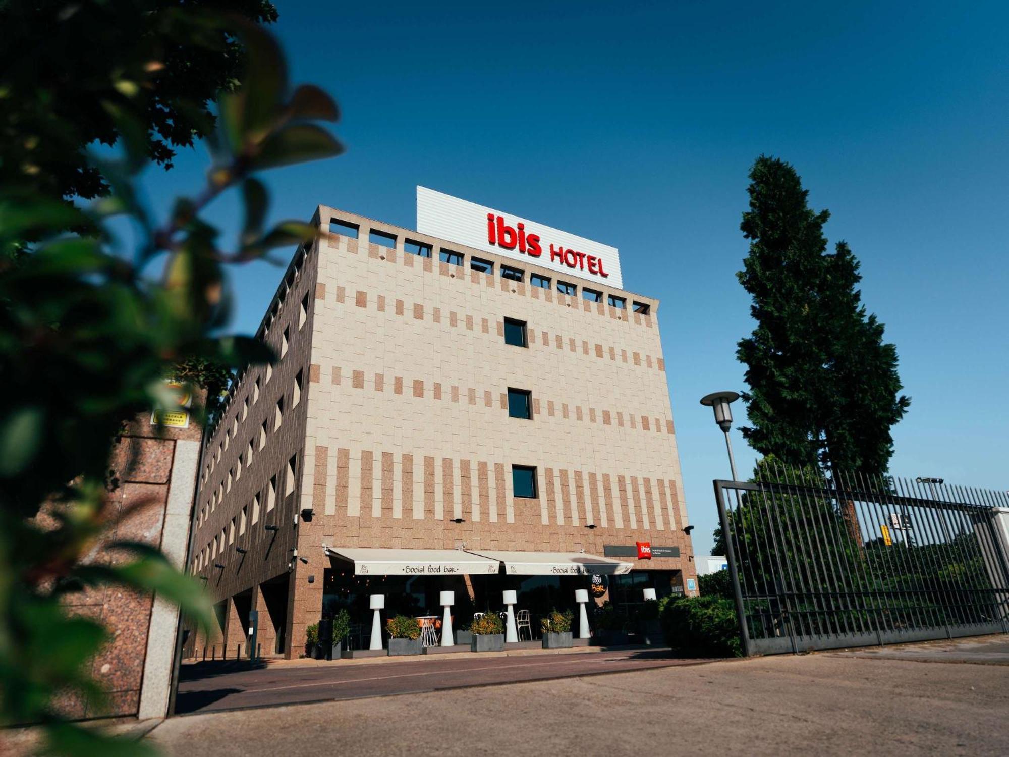Ibis Alcala De Henares La Garena Hotel Екстериор снимка