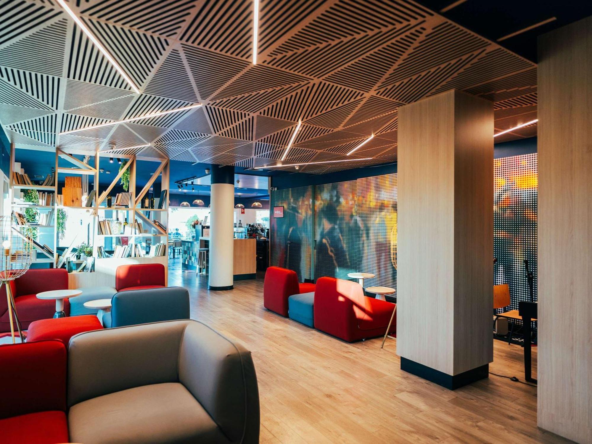 Ibis Alcala De Henares La Garena Hotel Екстериор снимка