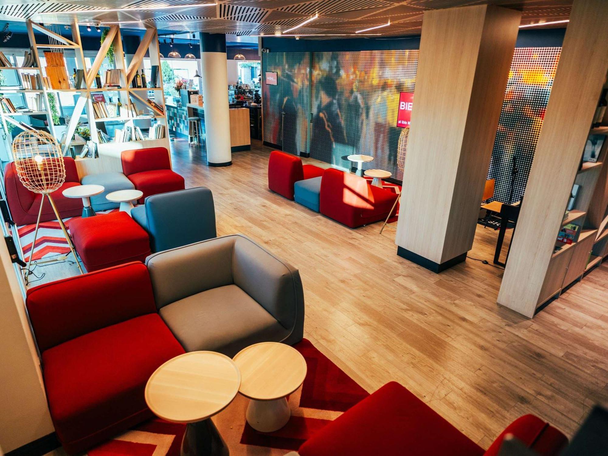 Ibis Alcala De Henares La Garena Hotel Екстериор снимка